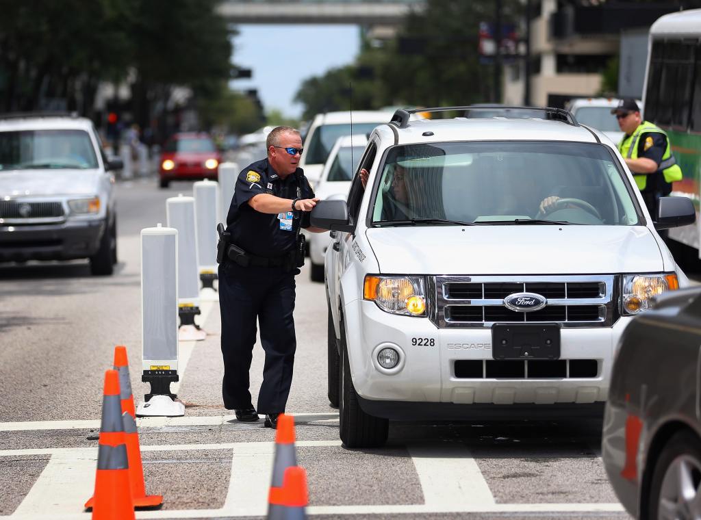 Courtney Campbell Causeway Cerrado En Ambas Direcciones!